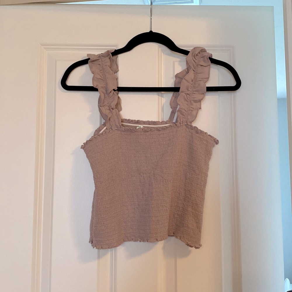 Aerie crop top color is light purple/lavender
